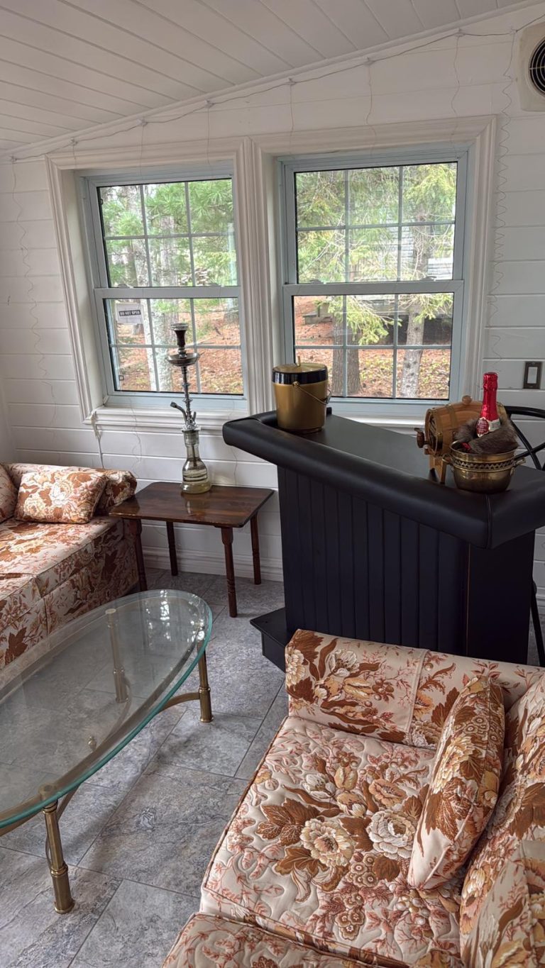 Sunroom Bar